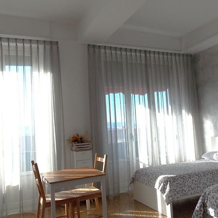 Central House Ρέτζιο ντι Καλάμπρια Εξωτερικό φωτογραφία