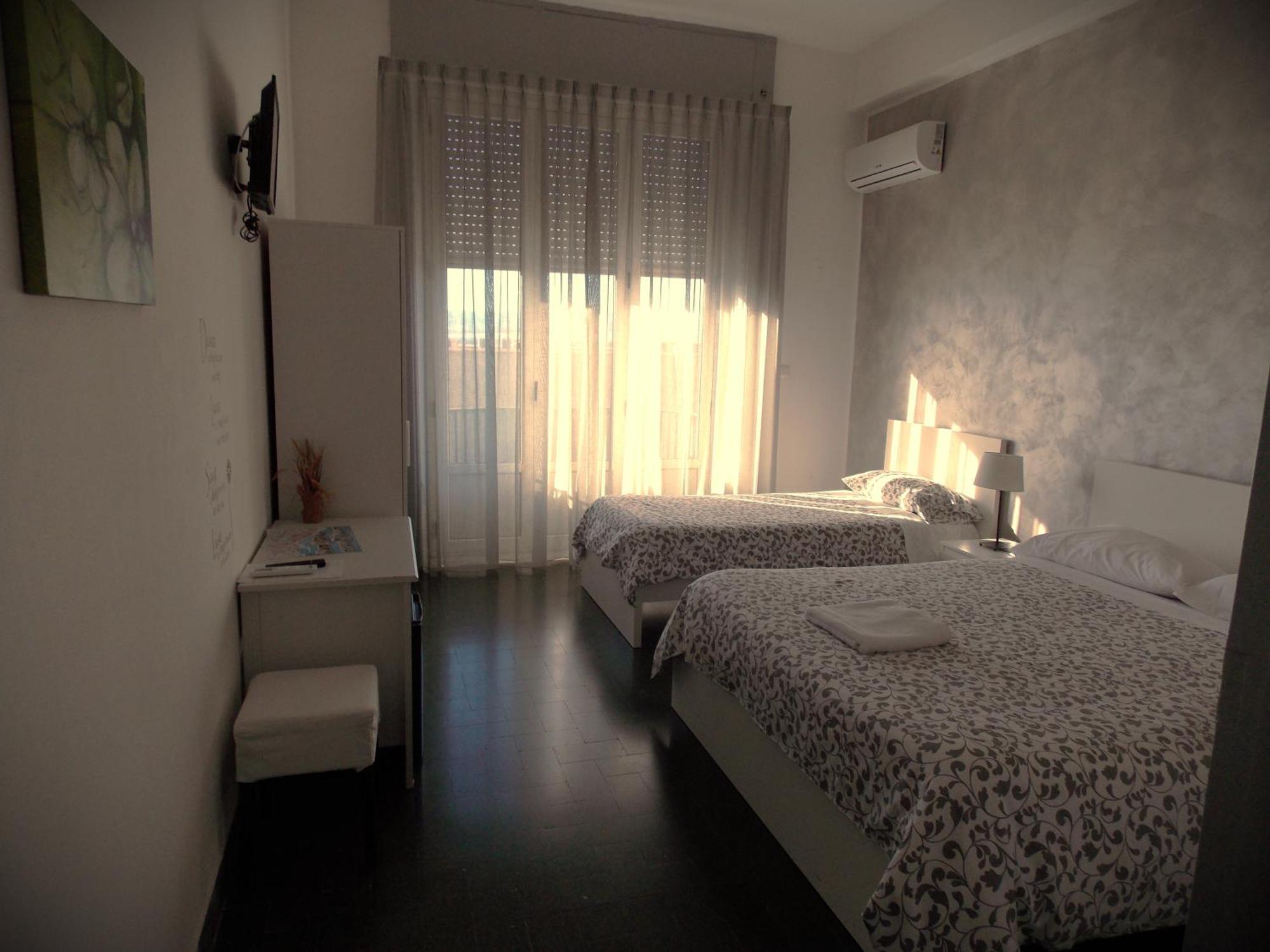 Central House Ρέτζιο ντι Καλάμπρια Εξωτερικό φωτογραφία